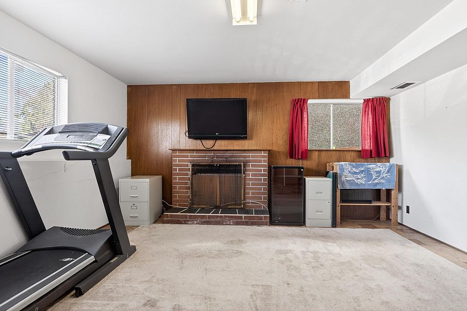 3180 E 3rd Avenue Vancouver, BC - 22