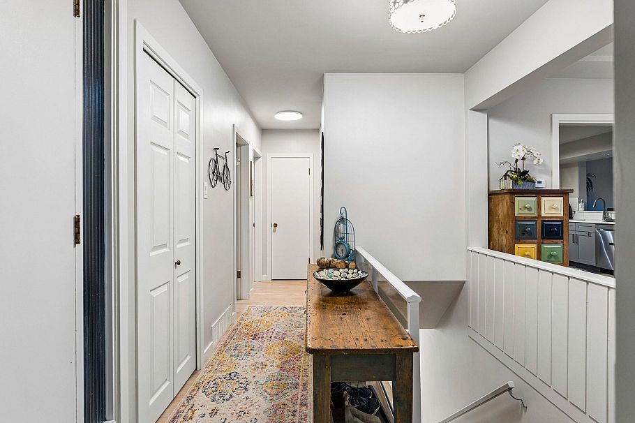 1187 W 23 Street North Vancouver, BC - 8