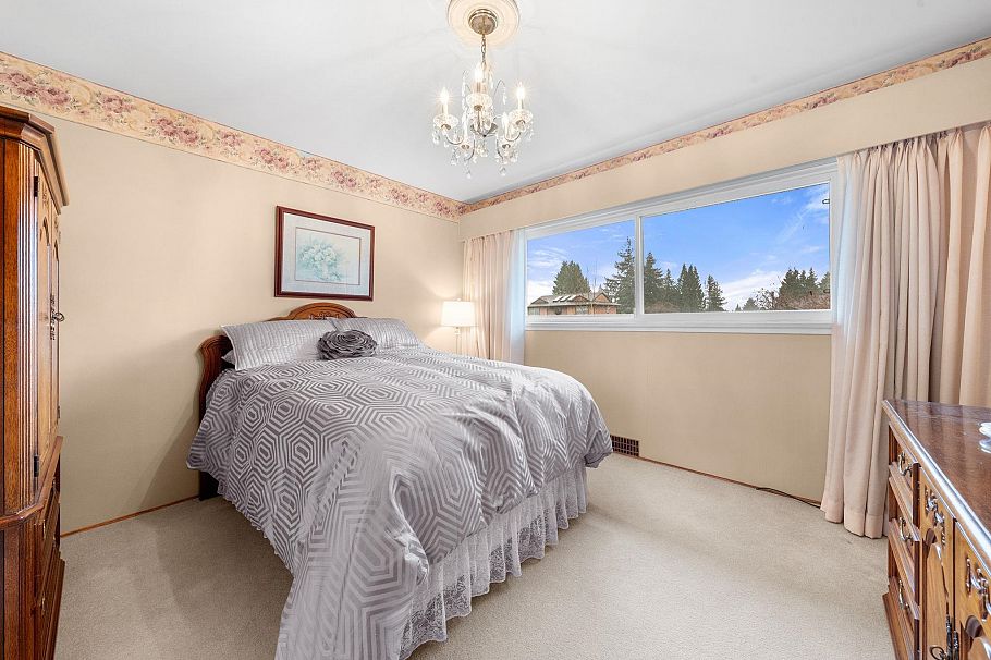 462 W 26th Street North Vancouver, BC - 20