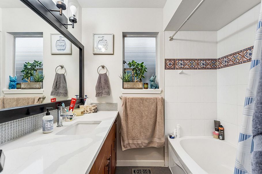 1187 W 23 Street North Vancouver, BC - 19