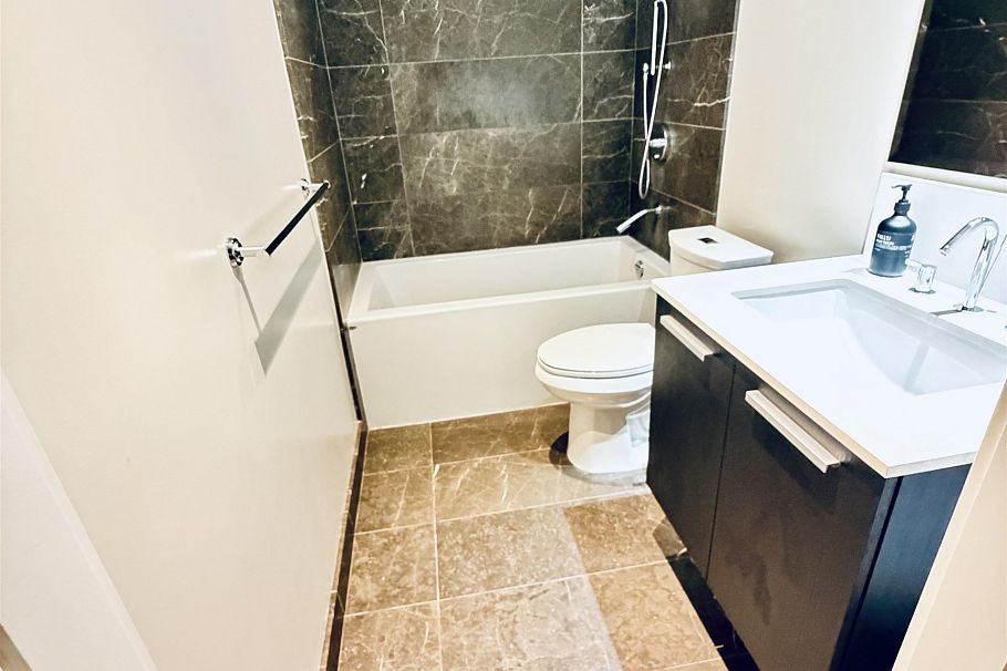 1103 1221 Bidwell Street Vancouver, BC - 10