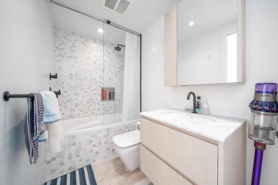 901 1180 Broughton Street Vancouver, BC - 16