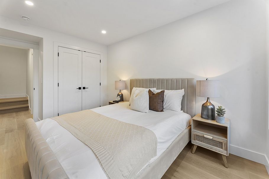 1 2138 W 48th Avenue Vancouver, BC - 17