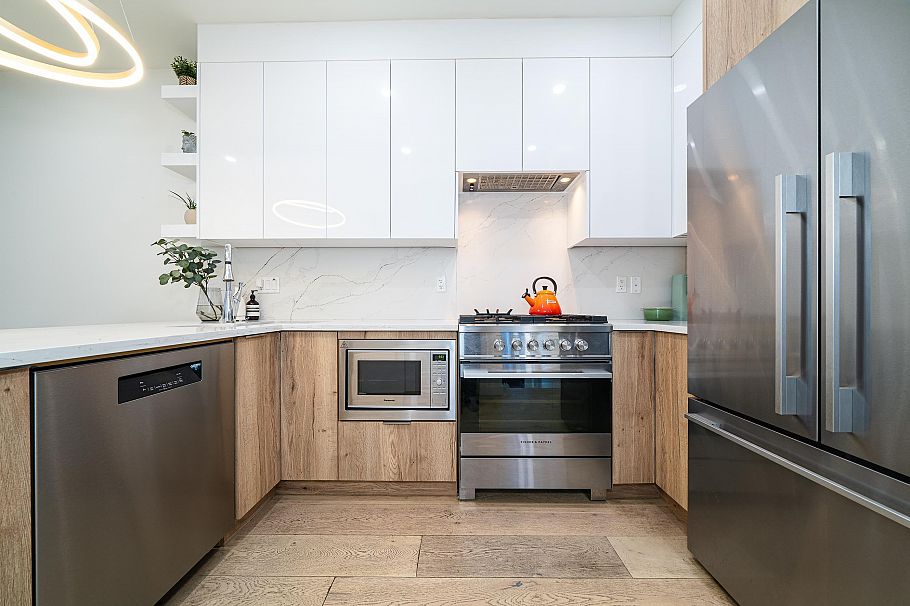 1 369 E 16th Avenue Vancouver, BC - 8