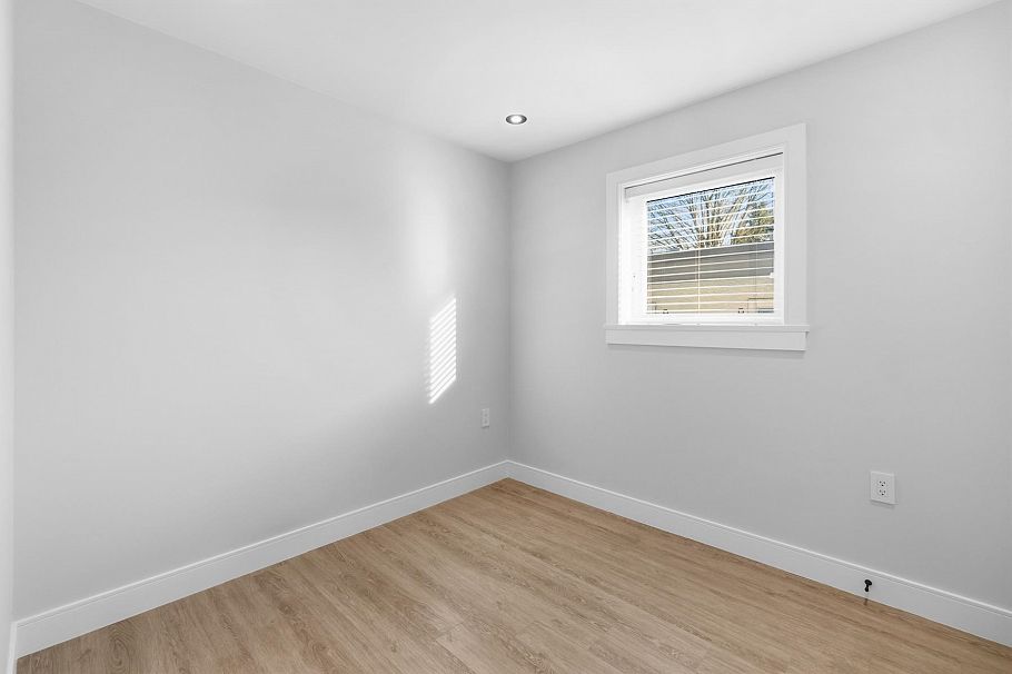 1155 Renfrew Street Vancouver, BC - 27