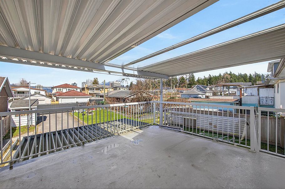 3571 E 46th Avenue Vancouver, BC - 11