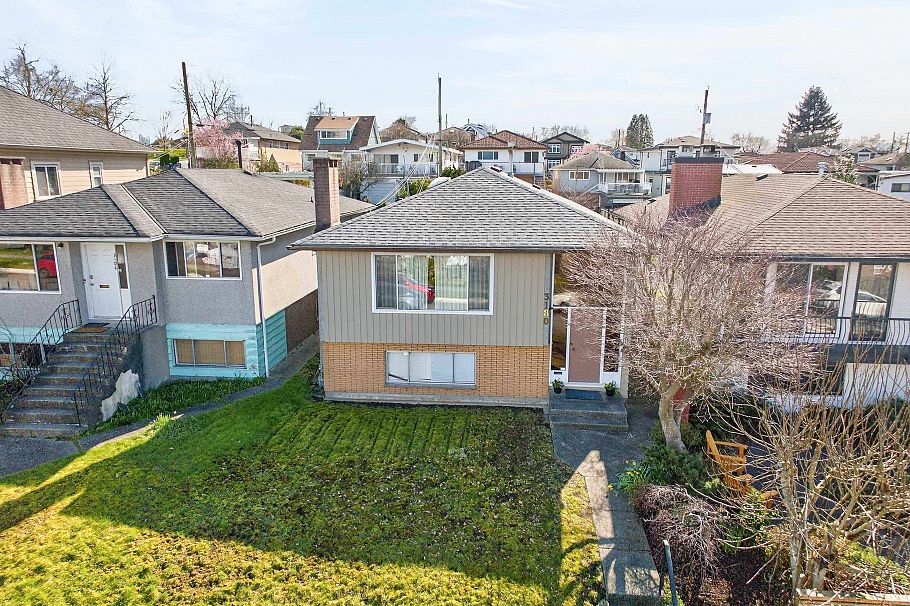 3180 E 3rd Avenue Vancouver, BC - 38