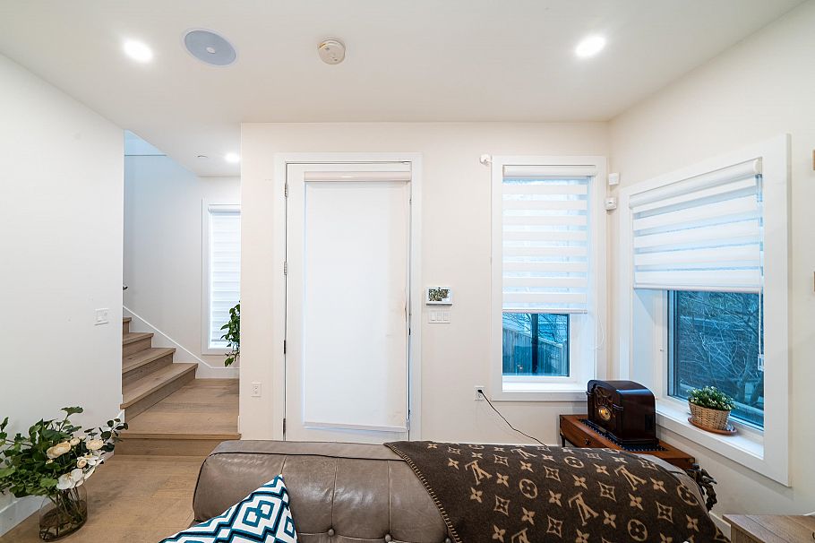 1 369 E 16th Avenue Vancouver, BC - 7