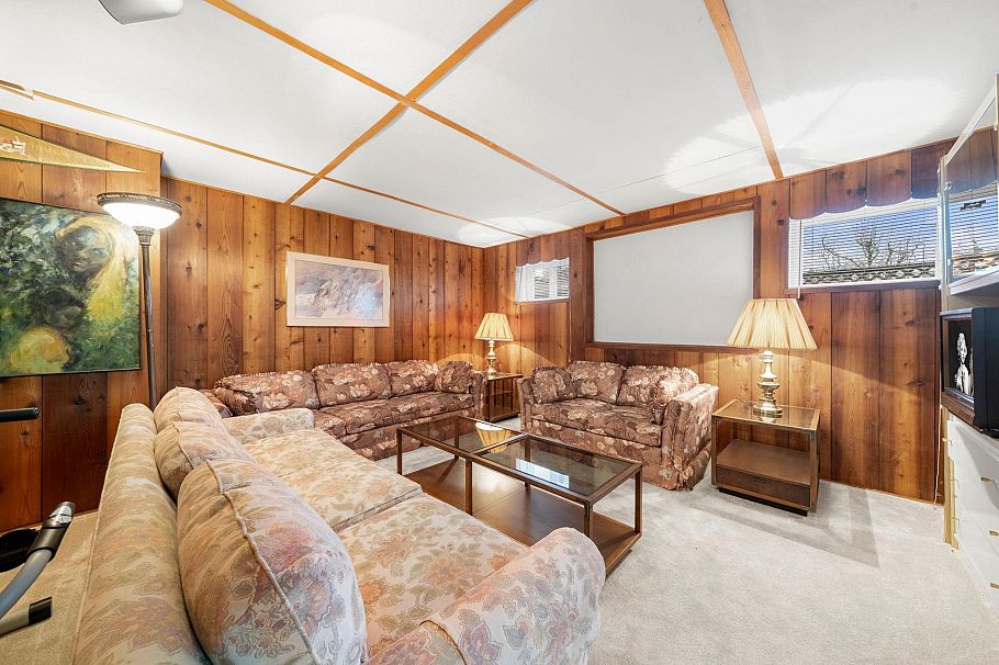 462 W 26th Street North Vancouver, BC - 27