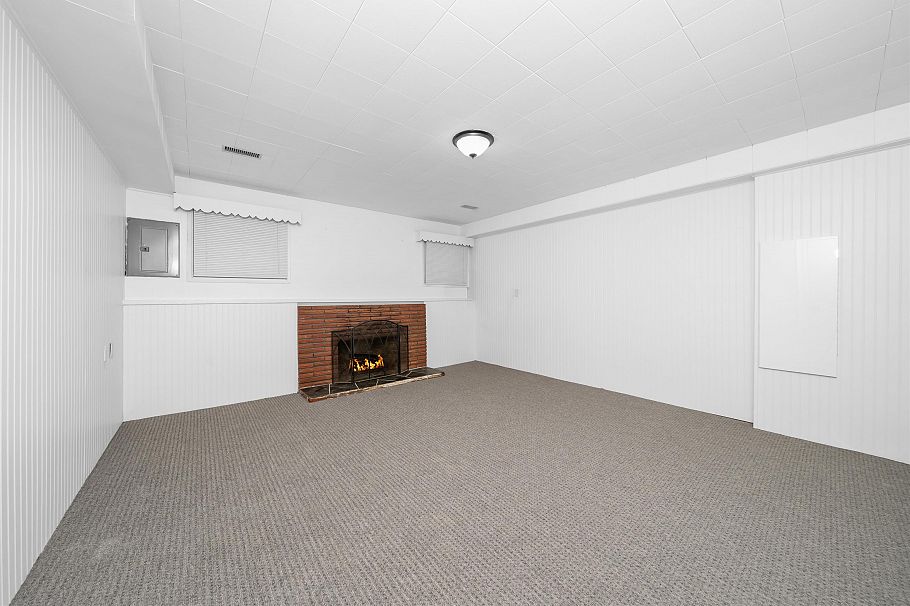 3115 E 49 Avenue Vancouver, BC - 23