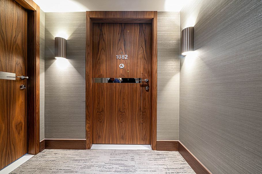 1082 8608 Hazelbridge Way Richmond, BC - 3