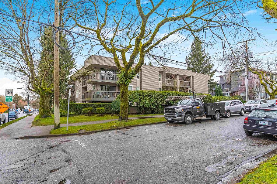204 3020 Quebec Street Vancouver, BC - 1