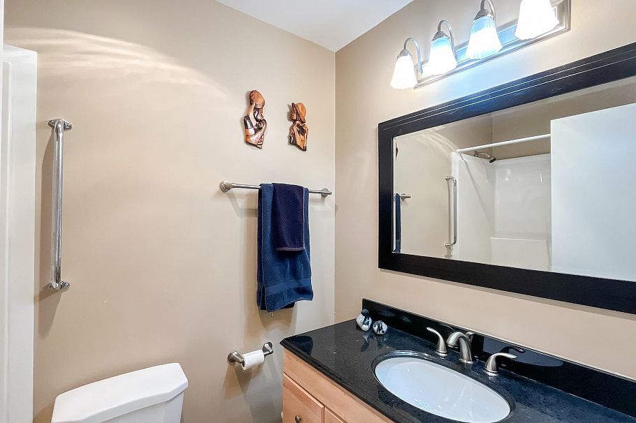 305 2190 W 8th Avenue Vancouver, BC - 16