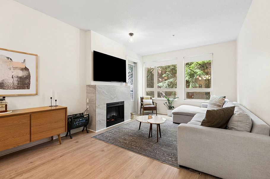 218 1111 E 27th Street North Vancouver, BC - 2