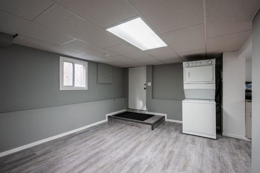 2867 E Georgia Street Vancouver, BC - 25