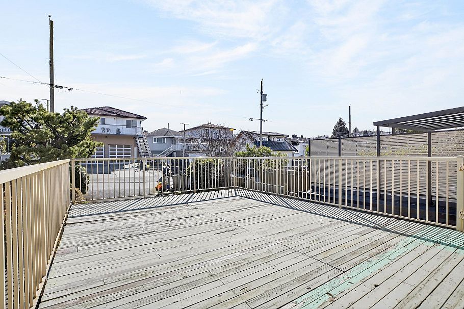 3180 E 3rd Avenue Vancouver, BC - 29