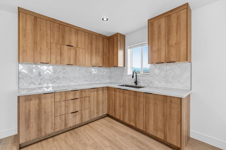 1155 Renfrew Street Vancouver, BC - 26