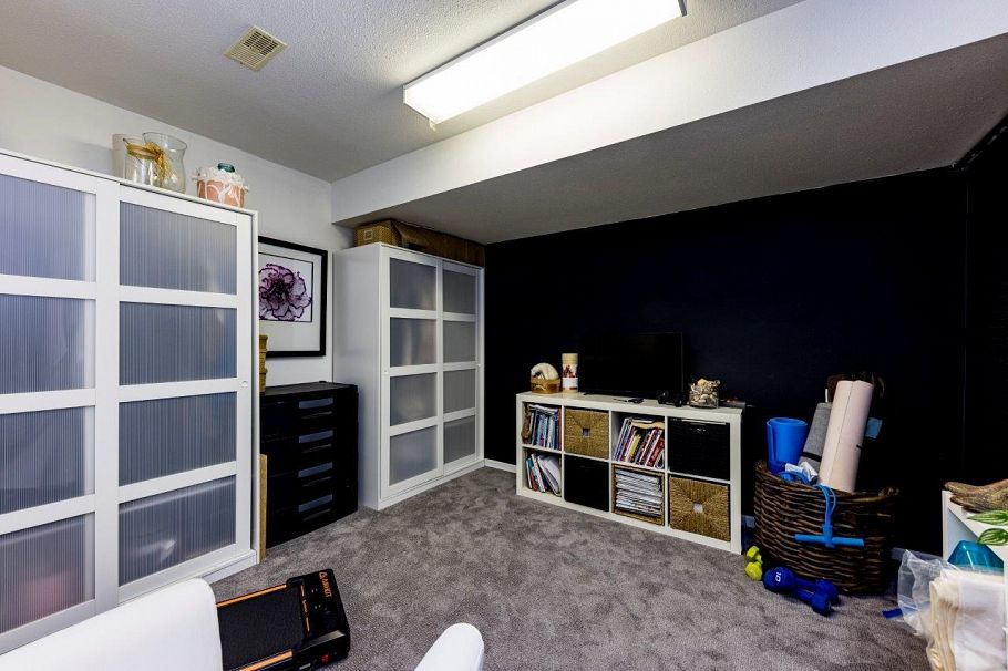 2530 Western Avenue North Vancouver, BC - 32