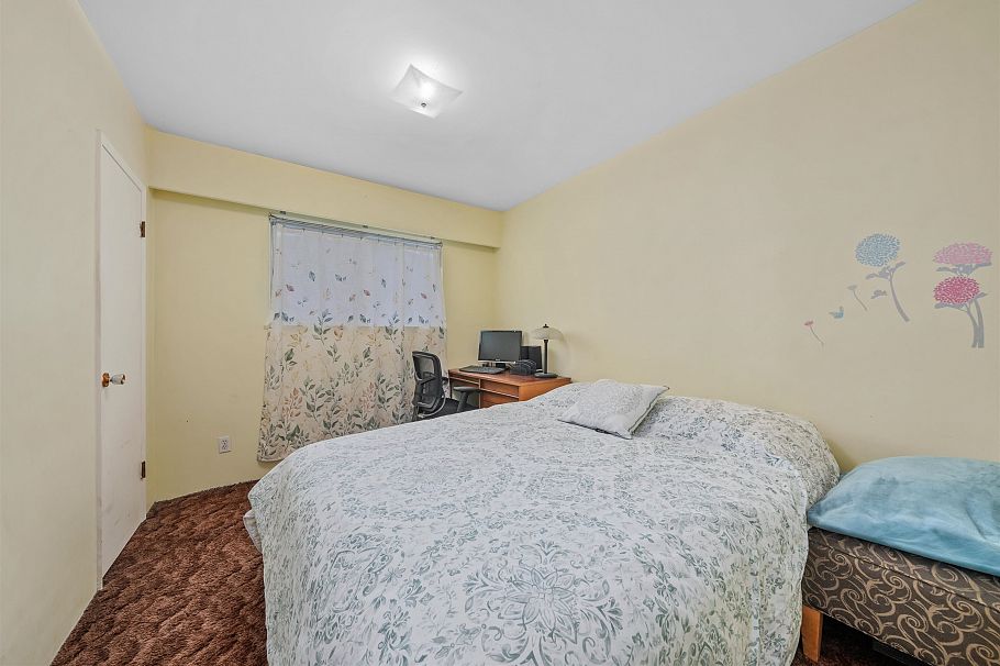 3115 E 49 Avenue Vancouver, BC - 27