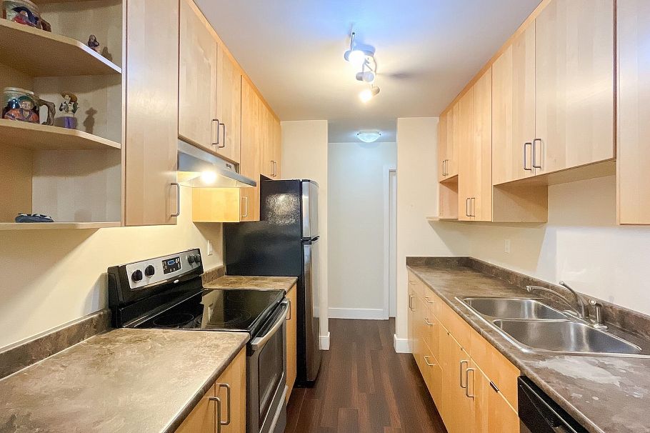 305 2190 W 8th Avenue Vancouver, BC - 9