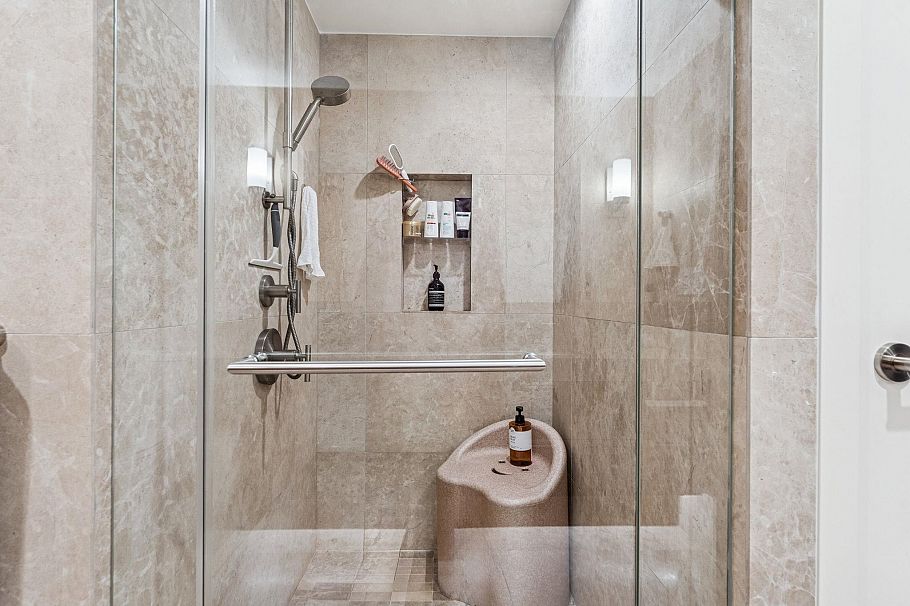 1801 1335 Howe Street Vancouver, BC - 18