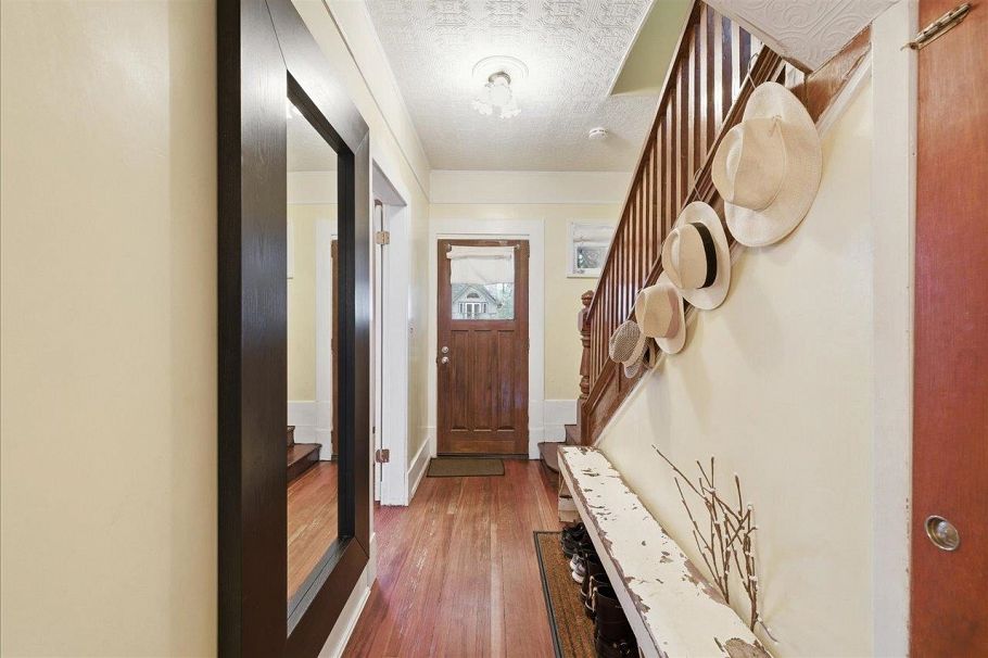 2232 W 14th Avenue Vancouver, BC - 3