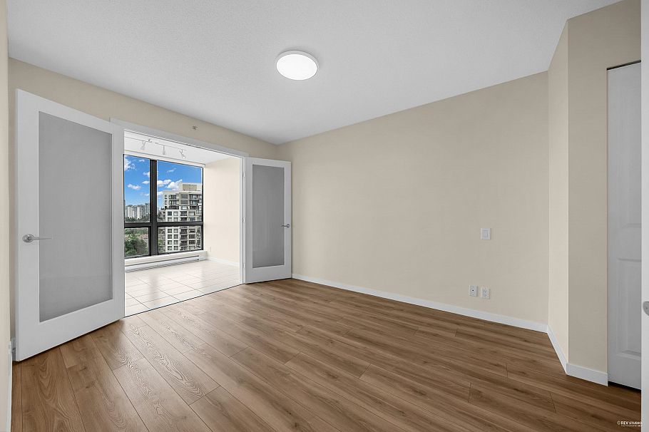 2002 3663 Crowley Drive Vancouver, BC - 5