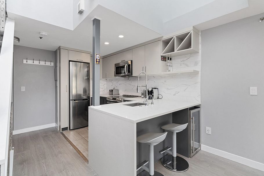 13 1355 W 4th Avenue Vancouver, BC - 9