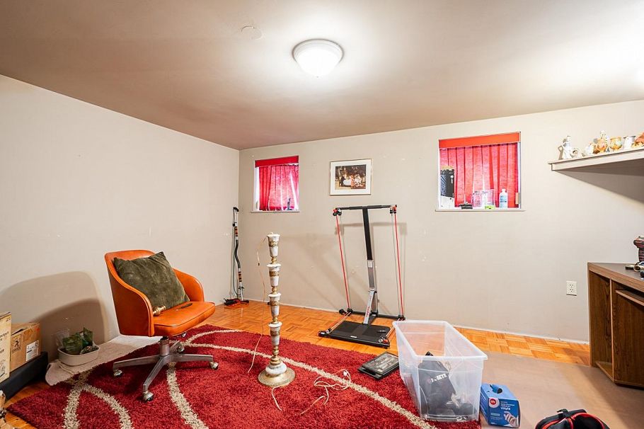 3205 E 3rd Avenue Vancouver, BC - 24