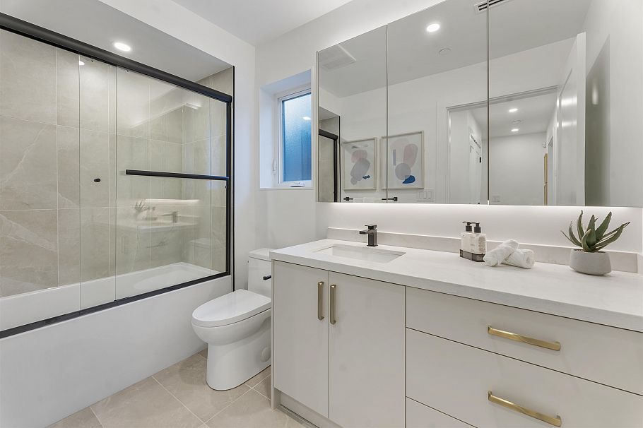 1 2138 W 48th Avenue Vancouver, BC - 18