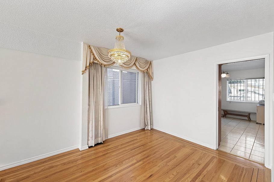 3571 E 46th Avenue Vancouver, BC - 7