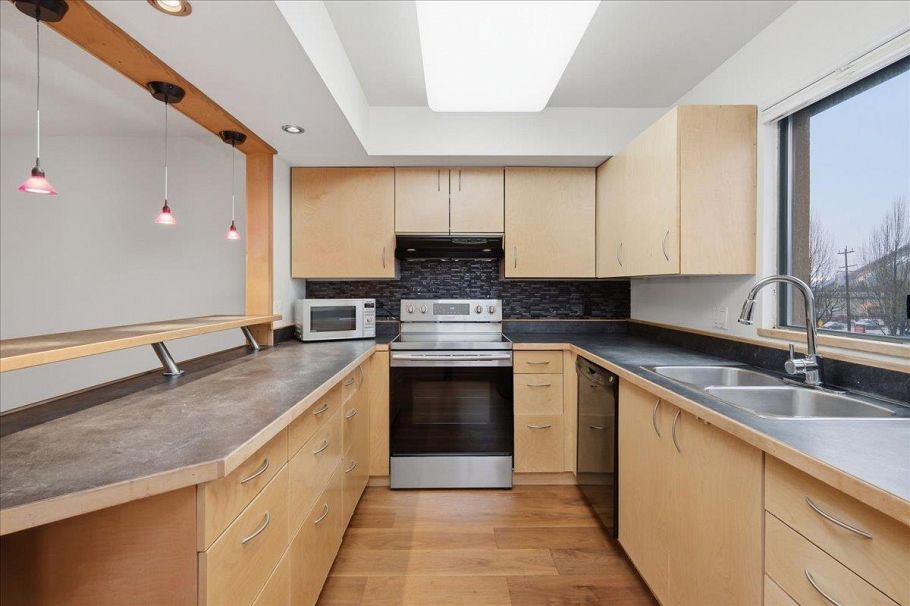 306 223 Mountain Highway North Vancouver, BC - 12