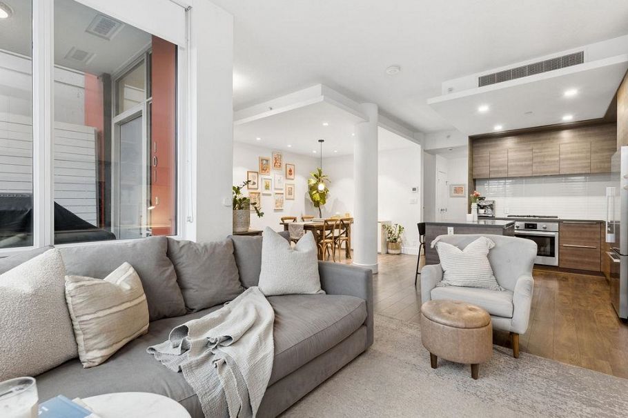 101 1550 Fern Street North Vancouver, BC - 1