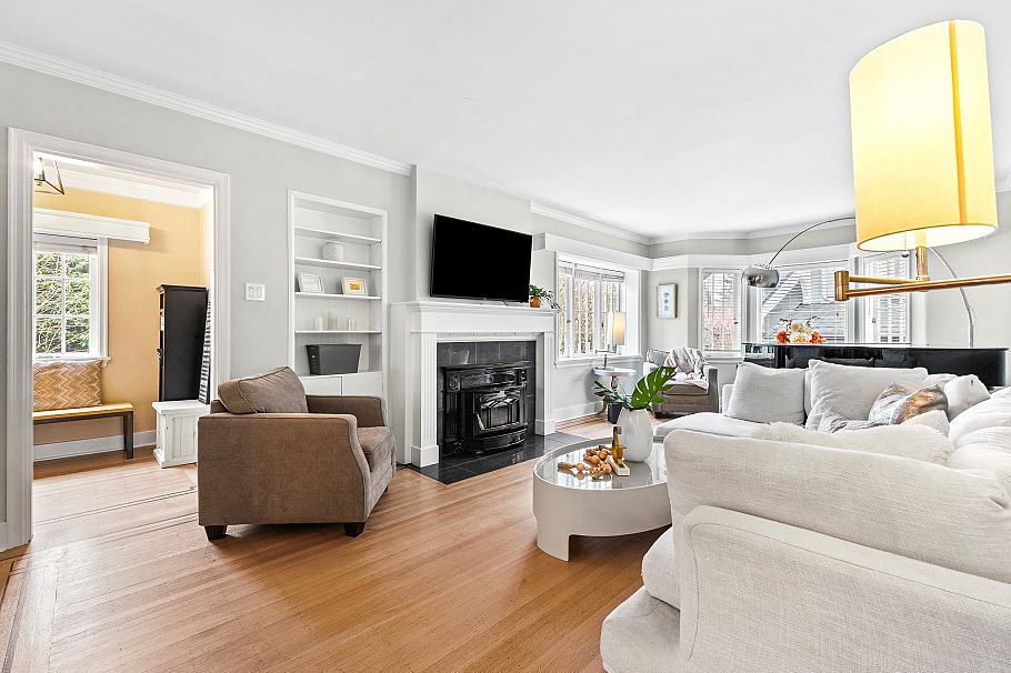 6713 Arbutus Street Vancouver, BC - 5