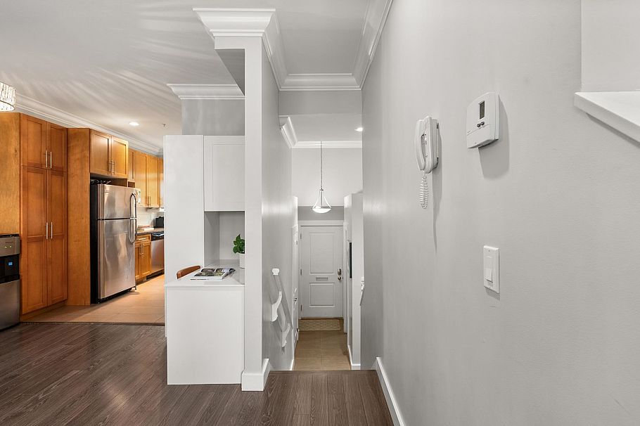 1382 E 27th Avenue Vancouver, BC - 9