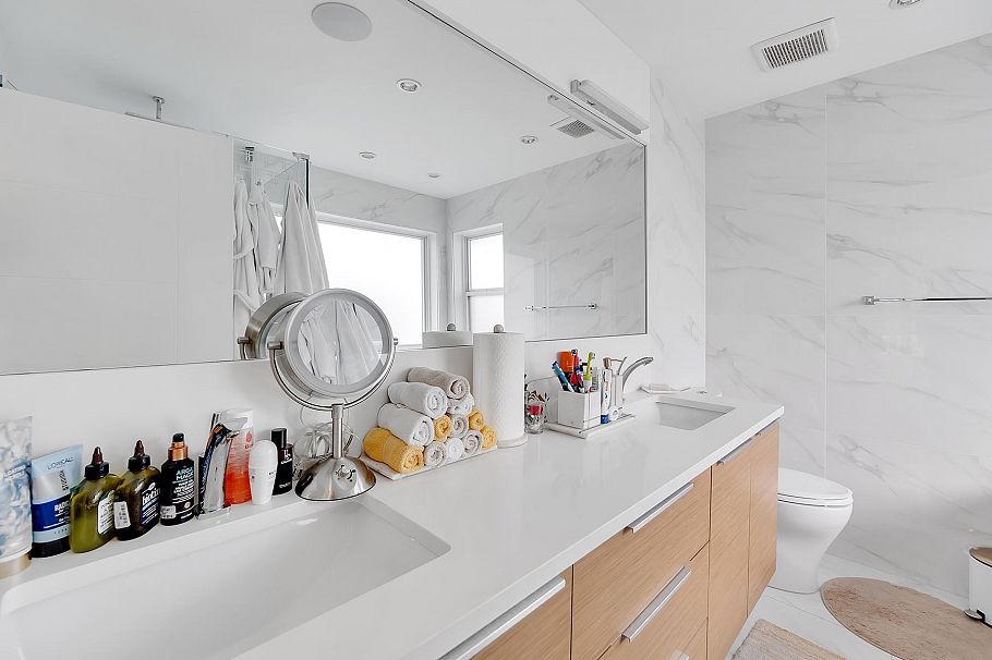 440 W Queens Road North Vancouver, BC - 32