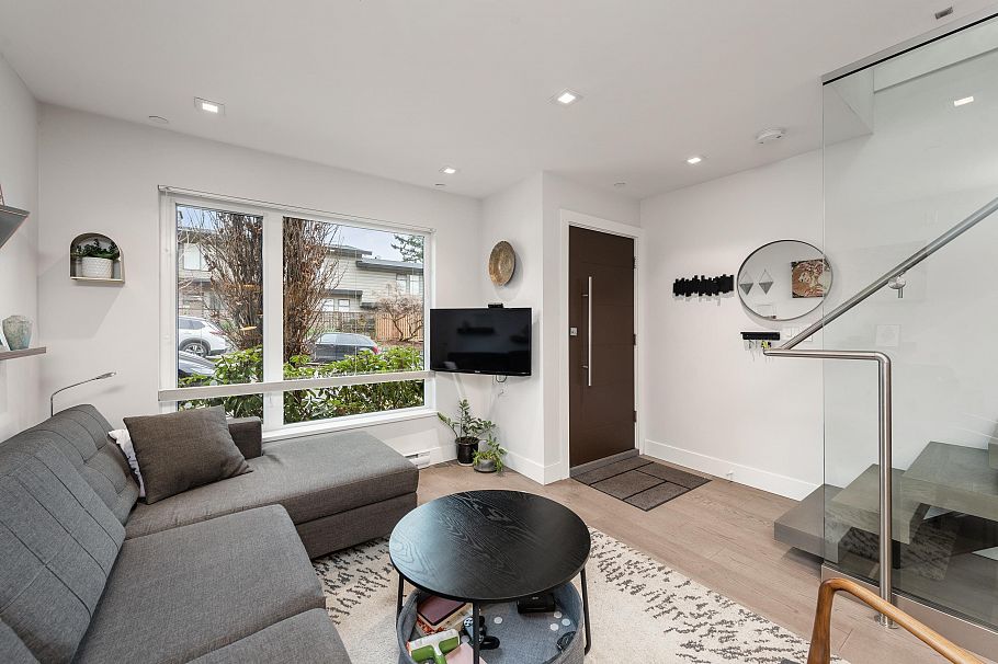 147 St. Patricks Avenue North Vancouver, BC - 6