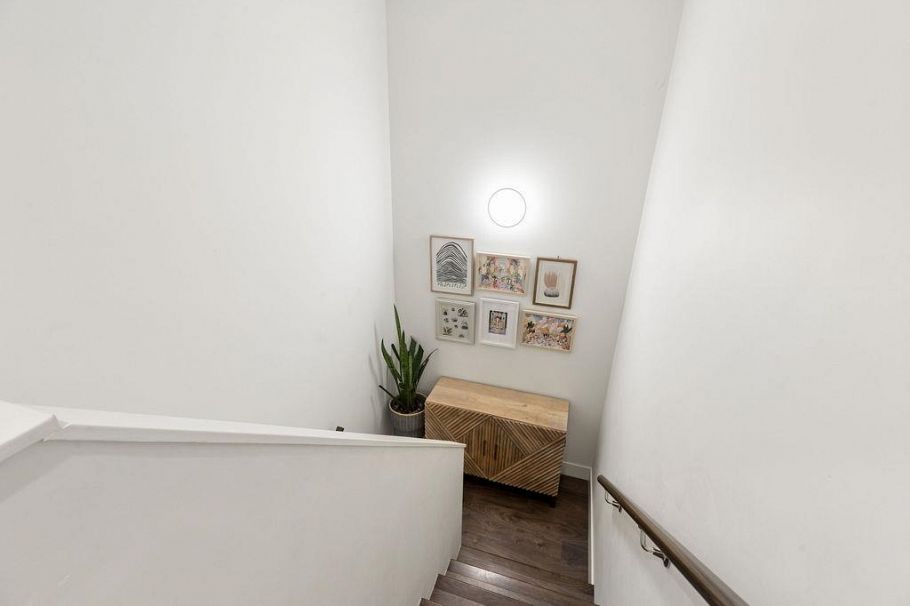 101 1550 Fern Street North Vancouver, BC - 17