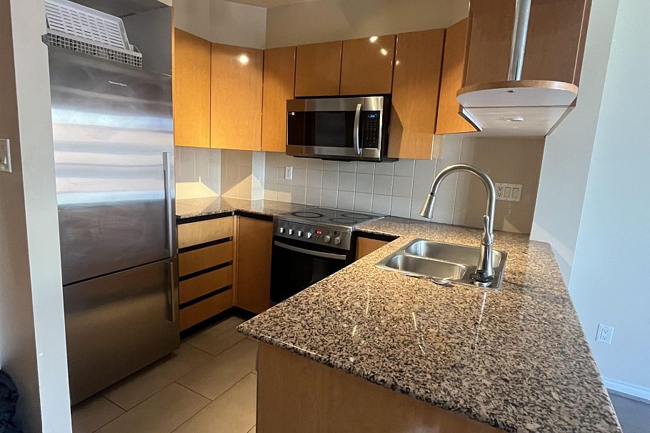 2103 1189 Howe Street Vancouver, BC - 4