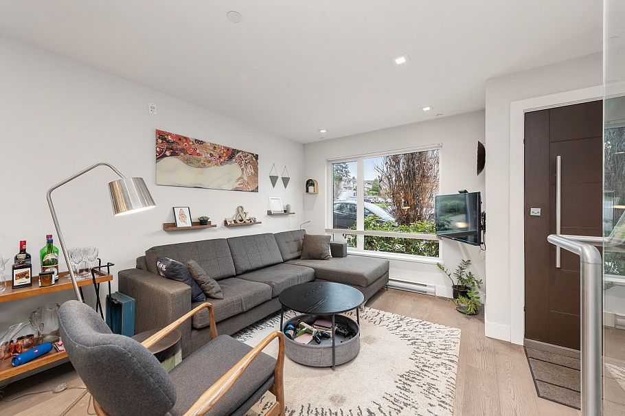 147 St. Patricks Avenue North Vancouver, BC - 5