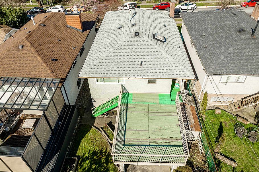 3180 E 3rd Avenue Vancouver, BC - 3