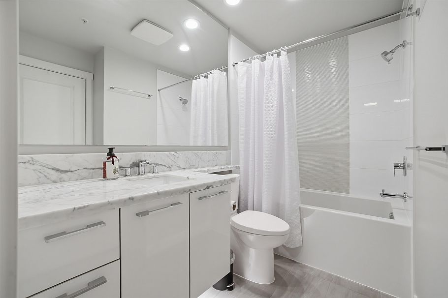 507 3263 Pierview Crescent Vancouver, BC - 2