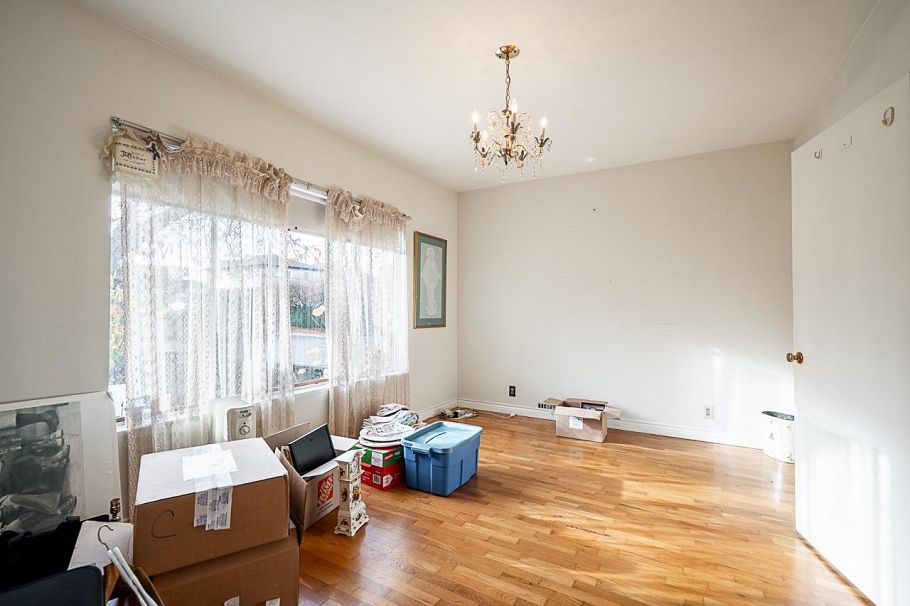 3205 E 3rd Avenue Vancouver, BC - 13