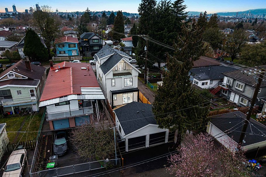 2 5306 Culloden Street Vancouver, BC - 18