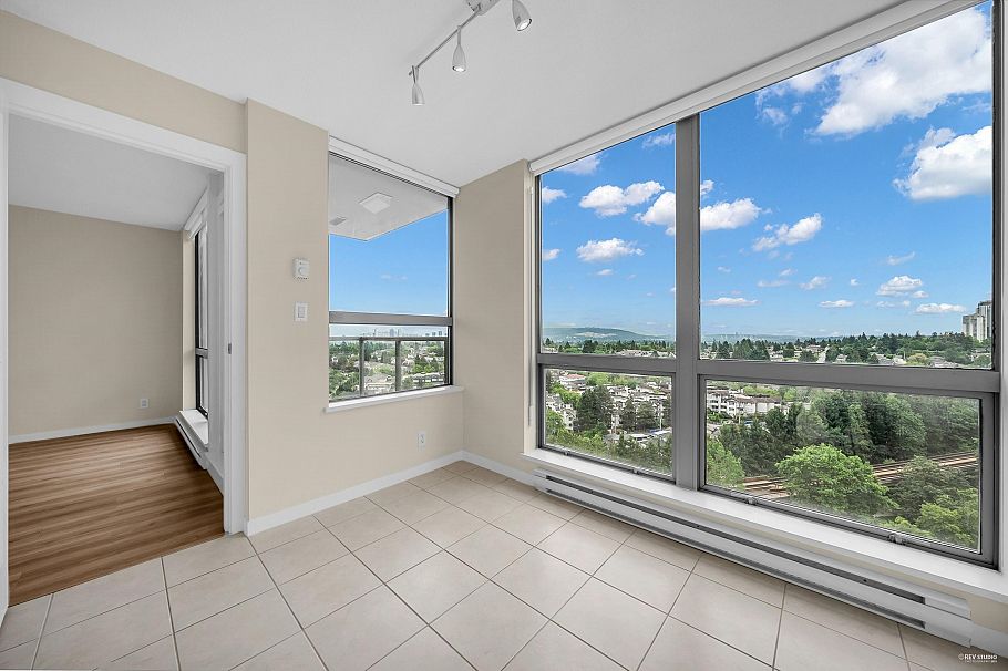 2002 3663 Crowley Drive Vancouver, BC - 7