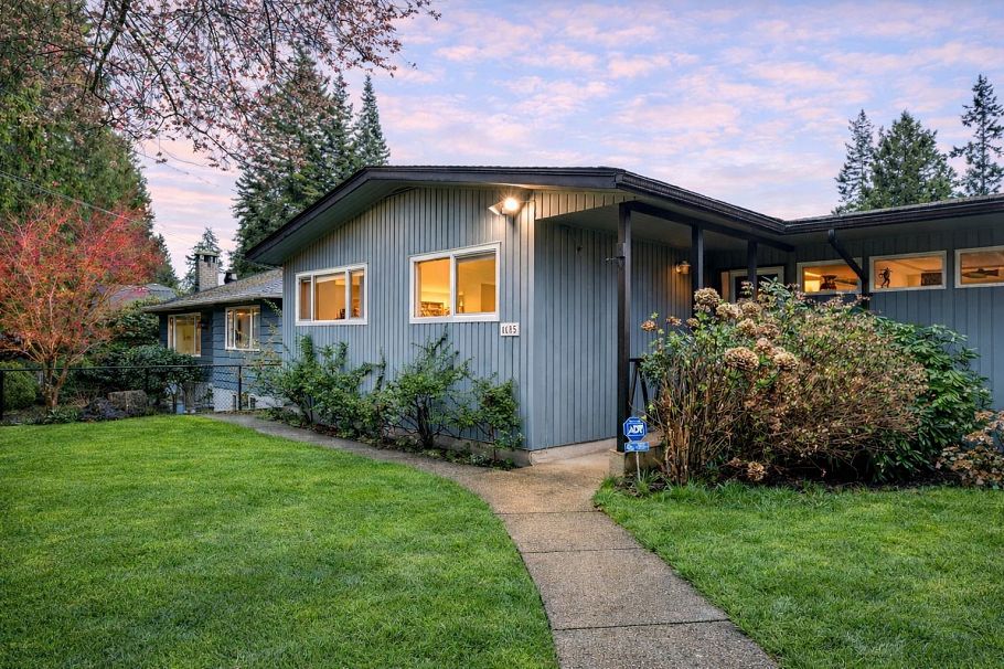 1187 W 23 Street North Vancouver, BC - 3