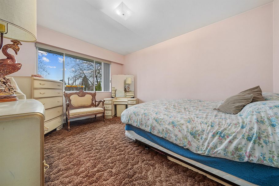 3115 E 49 Avenue Vancouver, BC - 26