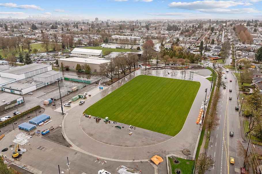 3115 E 49 Avenue Vancouver, BC - 38