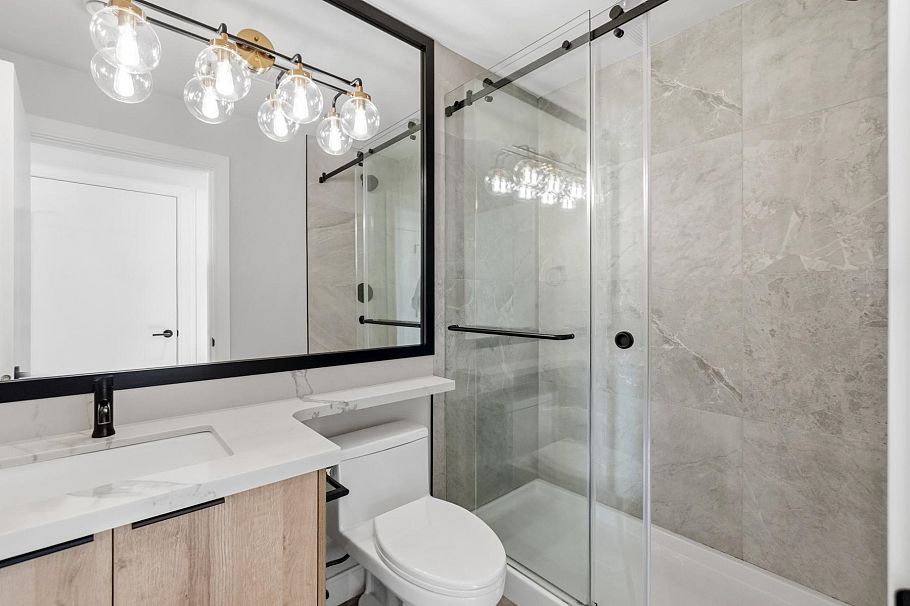 1155 Renfrew Street Vancouver, BC - 21