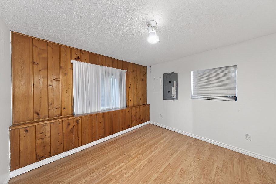 3571 E 46th Avenue Vancouver, BC - 21